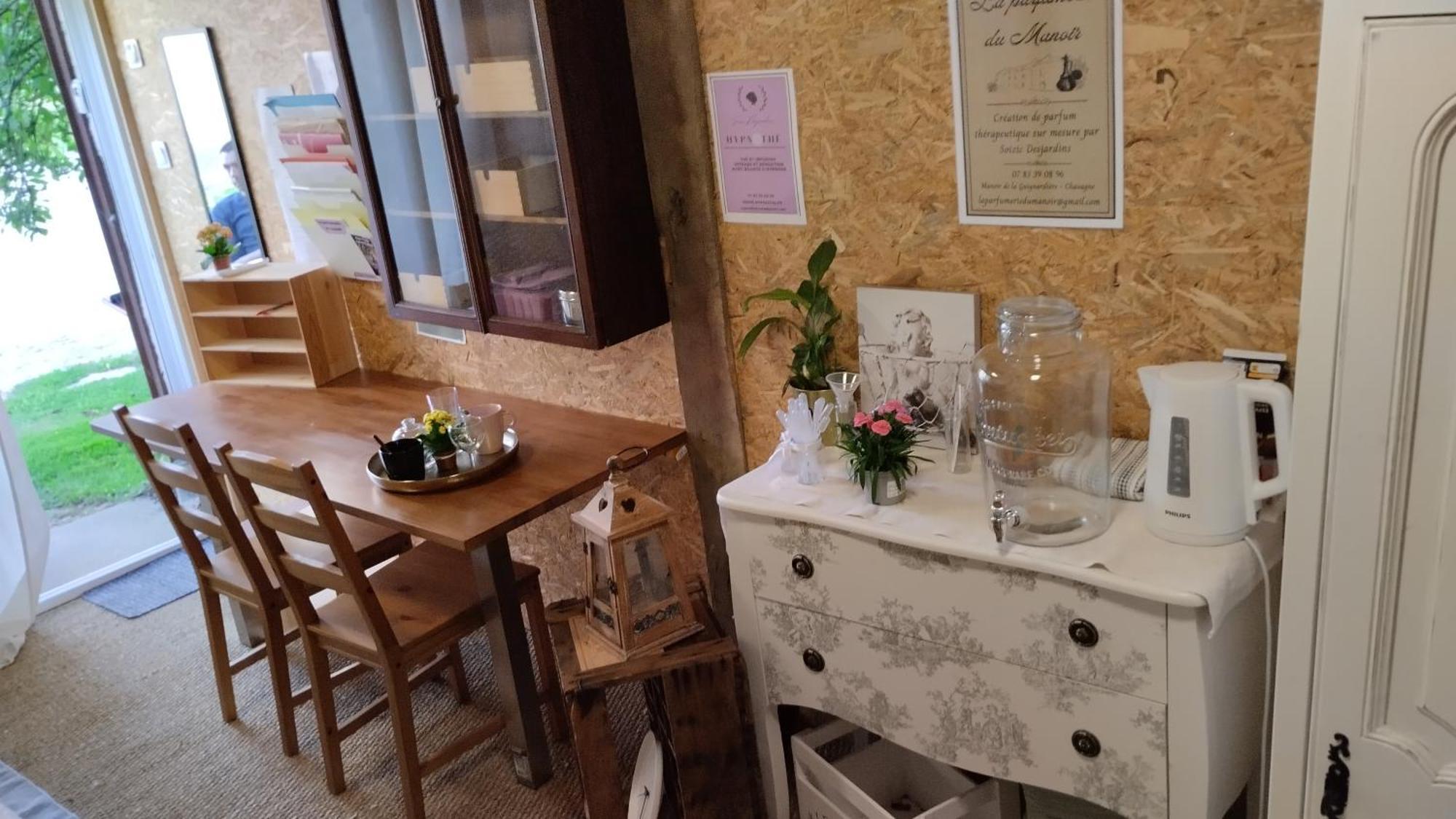 Le Laboratoire Shabby Chic De La Parfumerie Du Manoir Chavagne Εξωτερικό φωτογραφία